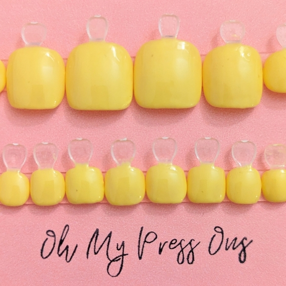 Press-On Toe Nails with application kit - Picture 2 of 3